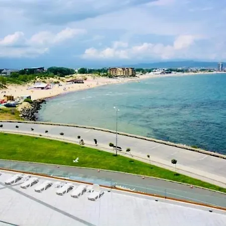 Апартаменты Paradiso B 410 With Sea View Несебр